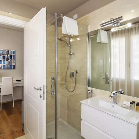 Le Dimore Del Borgo 아파트호텔 4*