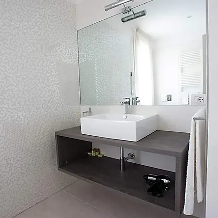 Aparthotel Le Dimore Del Borgo 4*