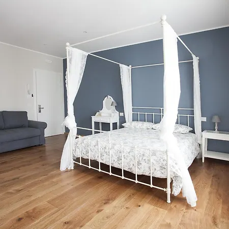 Aparthotel Le Dimore Del Borgo 4*