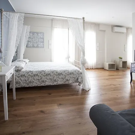 Le Dimore Del Borgo Ξενοδοχείο με διαμερίσματα Λούκα