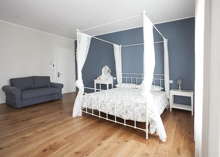 Aparthotel Le Dimore Del Borgo 4*