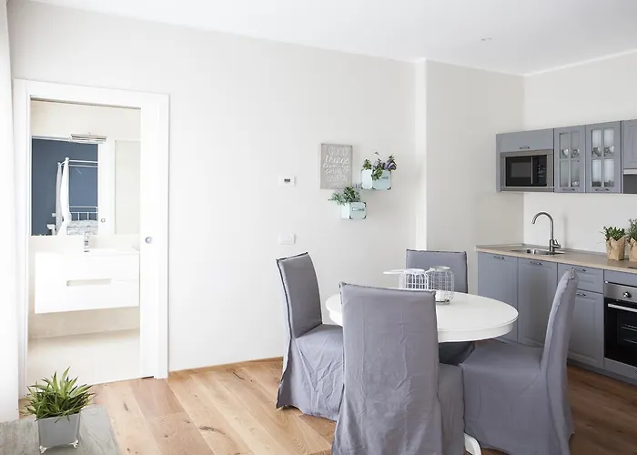 Le Dimore Del Borgo 아파트호텔 4*